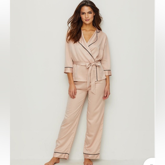 Bluebella Other - Bluebella Rose Dust Wren Kimono Pajama Size US 6